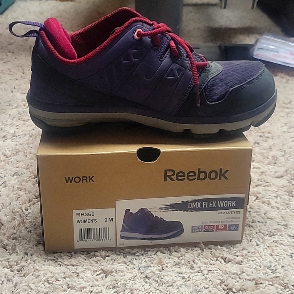 NWT Women's Reebok safety toe shoes size 9